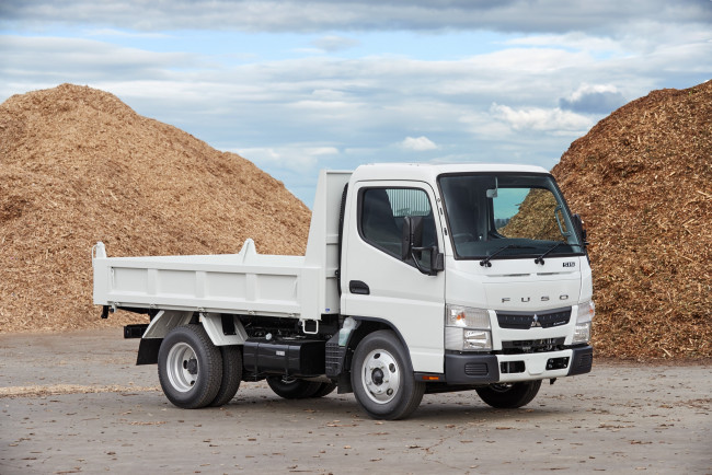 Обои картинки фото автомобили, mitsubishi trucks, mitsubishi