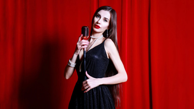 Обои картинки фото девушки, - брюнетки,  шатенки, crystallana