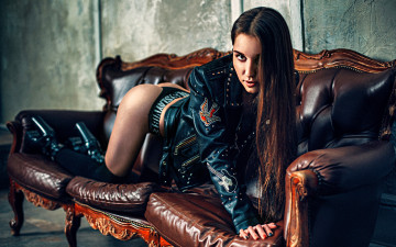 Картинка девушки -+брюнетки +шатенки шатенка куртка диван трусики чулки каблуки