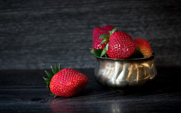 обоя еда, клубника,  земляника, ягоды, крупная
