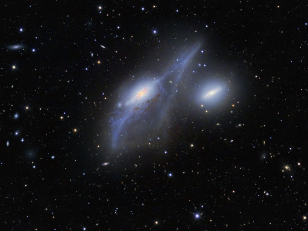 Обои картинки фото ngc4438, ngc4435, космос, галактики, туманности