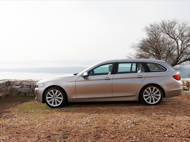 Обои картинки фото bmw, series, touring, 2011, автомобили