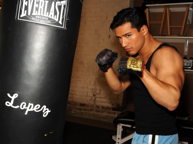 Обои картинки фото mario, l&, 243, pez, мужчины