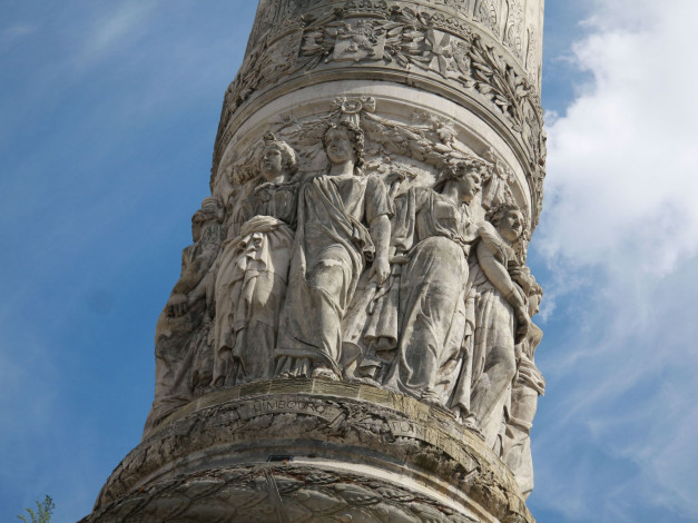 Обои картинки фото разное, рельефы, статуи, музейные, экспонаты, колонна