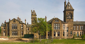 Картинка города здания дома усадьба башни каменный