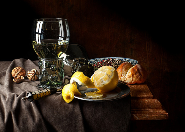 Обои картинки фото еда, натюрморт, лимон, перец, орех, хлеб, бокалы