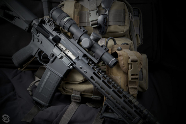 Обои картинки фото оружие, автоматы, прицел