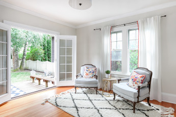 обоя интерьер, гостиная, кресла, ковер, зеркала, камин, дизайн