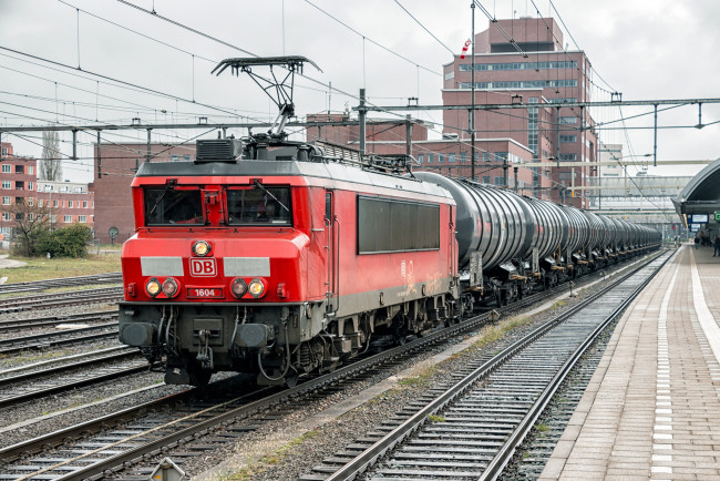 Обои картинки фото техника, электровозы, рельсы, локомотив, состав