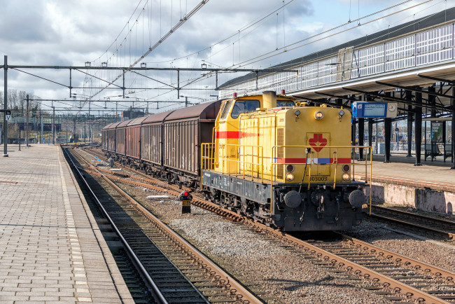 Обои картинки фото техника, поезда, рельсы, локомотив, состав