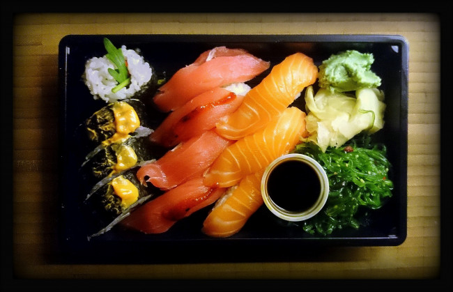 Обои картинки фото еда, рыба,  морепродукты,  суши,  роллы, деликатесы