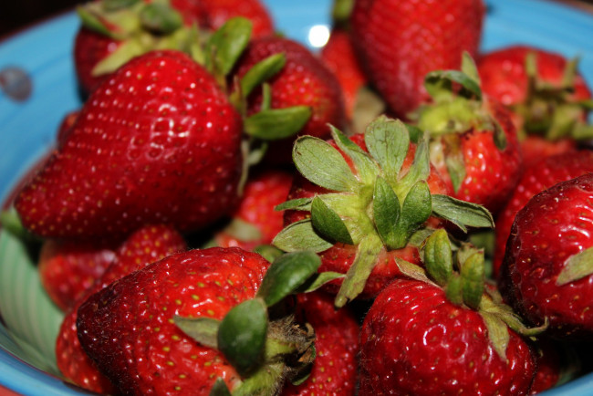 Обои картинки фото еда, клубника,  земляника