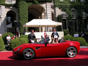 Картинка автомобили выставки уличные фото