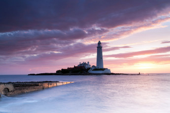 Картинка природа маяки крыши вечер небо море дома закат облака солнце