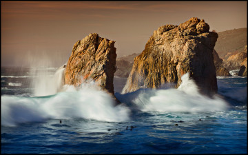 Картинка природа стихия прибой скалы