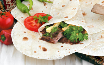 Картинка еда блины +оладьи мясо помидоры перец сыр