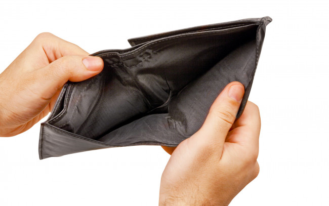 Обои картинки фото разное, руки, портмоне, пустое