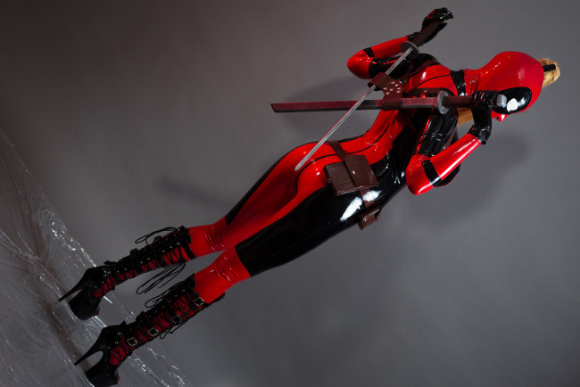 Обои картинки фото разное, cosplay , косплей, lady, deadpool, marvel, латекс, latex, катана, katana, girl, девушка, дэдпул, wanda, wilson, ванда, уилсон, марвел, леди, каблуки