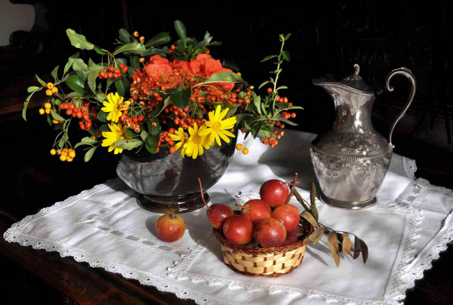 Обои картинки фото еда, натюрморт, фрукты, цветы