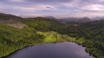 Картинка природа пейзажи лес озеро холмы