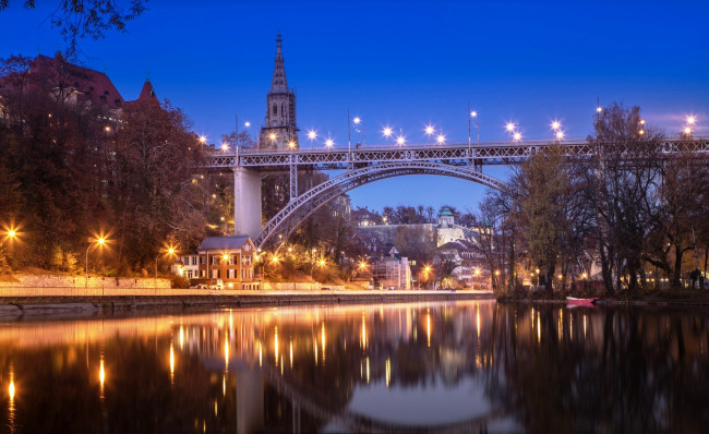 Обои картинки фото мост кирхенфельдбрюкке, города, берн , швейцария, берега, река, огни, мост, башня, здания, деревья