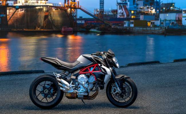 Обои картинки фото mv augusta brutale 800, мотоциклы, mv agusta, морской, порт, mv, augusta, harbor, мотоцикл, wallhaven, brutale, 800