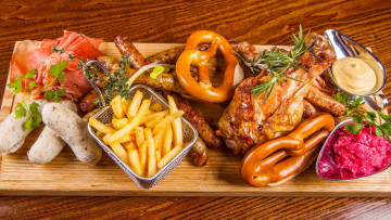 Картинка еда разное колбаски картофель горчица