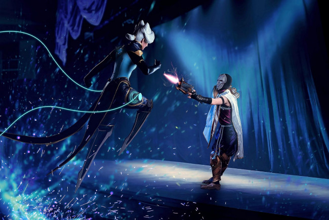 Обои картинки фото разное, маски,  карнавальные костюмы, мужчина, женщина, поединок, костюмы, косплей