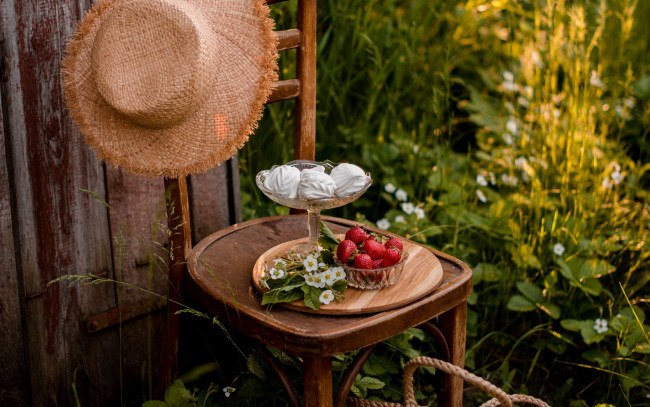 Обои картинки фото еда, разное, зефир, клубника