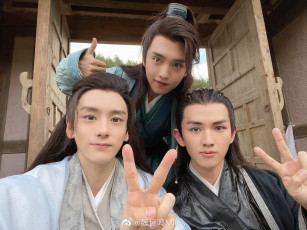 Картинка разное знаменитости актеры костюмы