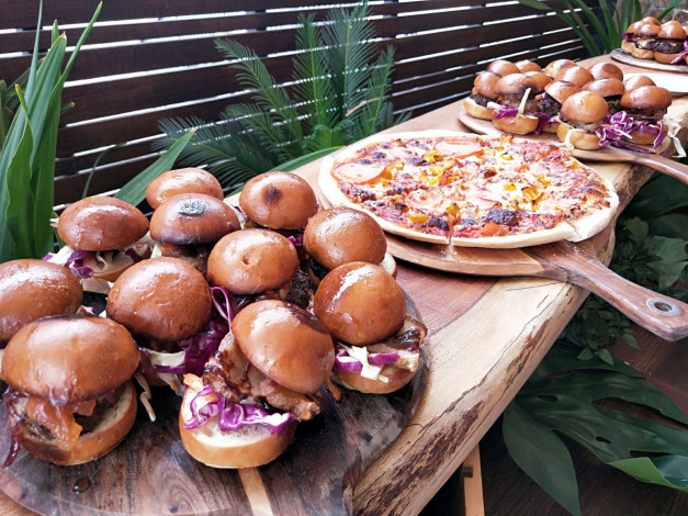 Обои картинки фото еда, разное, пиццы, гамбургеры