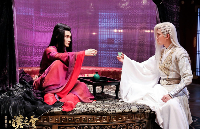 Обои картинки фото xuan yuan sword,  han cloud, кино фильмы, xuan yuan sword legend,  the clouds of han, мужчины, кувшин, алкоголь