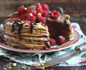 Картинка еда пирожные кексы печенье блинный торт шоколад малина