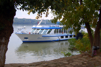 Картинка корабли катера русе болгария