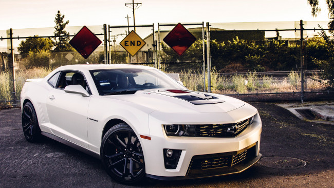 Обои картинки фото chevrolet, camaro, автомобили, gm, division, культовый, легковой, автомобиль, сша