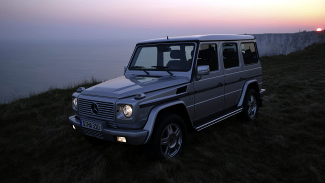 Обои картинки фото mercedes, автомобили, benz, германия, двигатели, daimler, ag, mercedes-benz, автобусы, легковые, грузовики