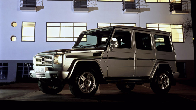 Обои картинки фото mercedes, автомобили, benz, mercedes-benz, германия, грузовики, daimler, ag, легковые, двигатели, автобусы