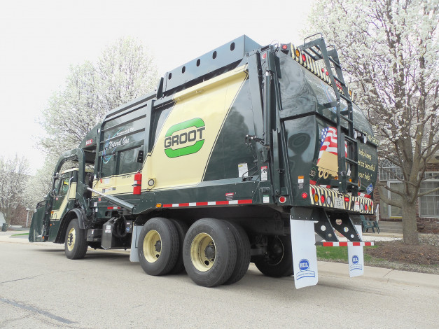 Обои картинки фото автомобили, мусоровозы, мусорщик