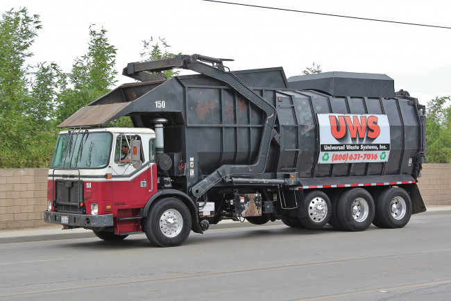 Обои картинки фото автомобили, мусоровозы, мусорщик