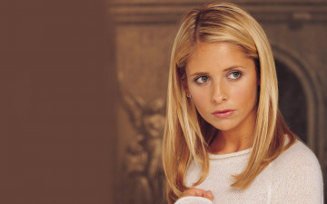Картинка девушки sarah+michelle+gellar лицо блондинка актриса сара мишель геллар свитер