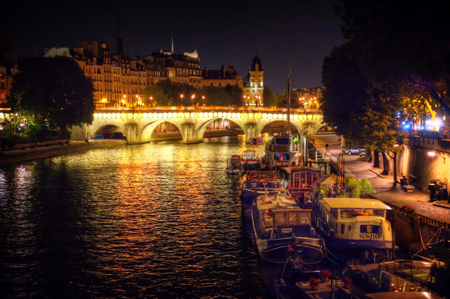 Обои картинки фото корабли, баржи, река, огни, ночь