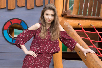 Картинка девушки mila+azul девушка фон взгляд улыбка