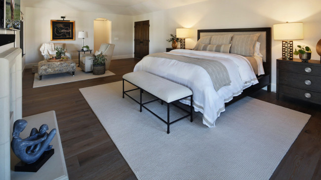 Обои картинки фото интерьер, спальня, кровать, мягкий, уголок, комод