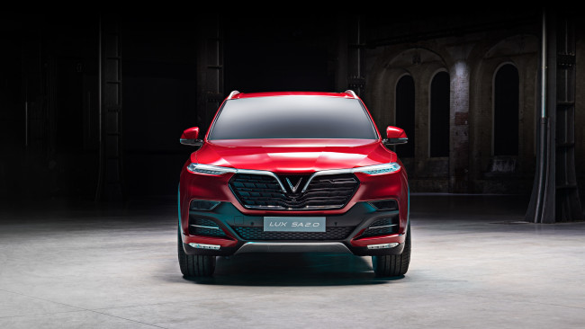 Обои картинки фото lux sa2, автомобили, vinfast, красный, площадь