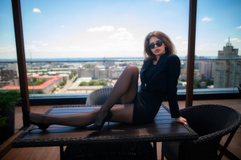 Картинка девушка+-+girl девушки -+брюнетки +шатенки девушка женщина брюнетка темноволосая сексуальная модель звезда позирует разная обувь верхняя стильная одежда нижнее эротическое бельё трусы лифчик колготки чулки аксессуары макияж и множество элементов на фотографии