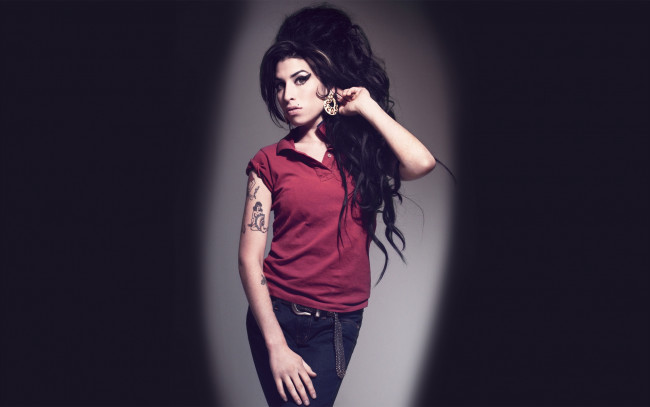 Обои картинки фото музыка, amy, winehouse, певица, волосы, макияж