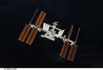 Картинка космос космические корабли станции мкс мир