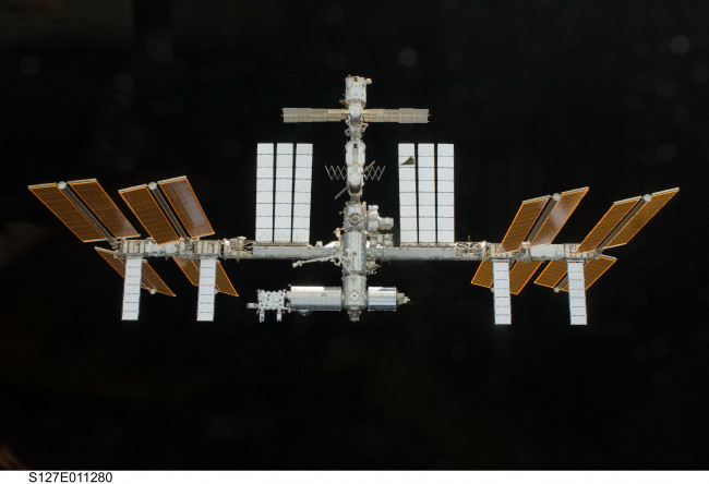 Обои картинки фото космос, космические, корабли, станции, мкс, мир