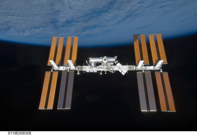 Обои картинки фото космос, космические, корабли, станции, мкс, мир