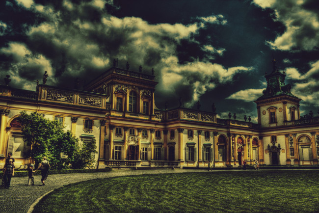 Обои картинки фото города, дворцы, замки, крепости, люди, газон